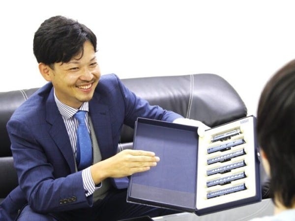 私自身趣味やコレクションが多く、好きが高じてこの業界に飛び込みました