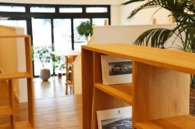 ウッドの温もりを感じることができます