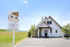 伊那店はコテージのようなお洒落なサロン。車通勤が可能です♪