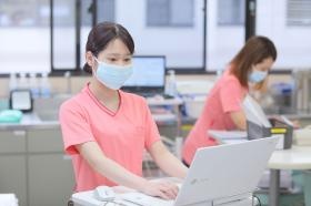 電子カルテの操作は丁寧に指導