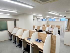 こちらは明蓬館高等学校東京・国立ＳＮＥＣの教室の様子です。