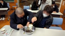 生徒同士で話し合いをしながら楽しく学習を進めています。