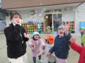 園庭での様子 元気な子どもたちと楽しく過ごしませんか？