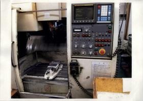 本社：加工機（操作盤・内部）