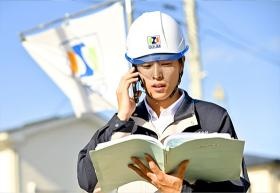 現場の進捗状況をみて資材や住器等の発注をします