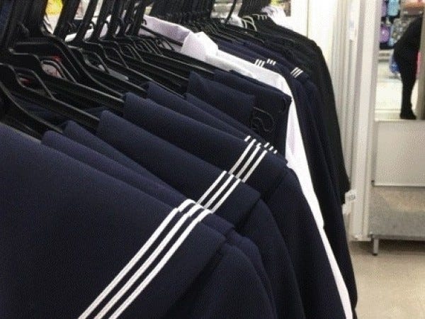 スクール売場の接客担当（未経験者歓迎・フリーターさん歓迎）