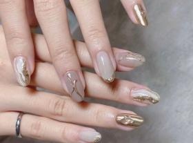 ネイリストも募集しております。