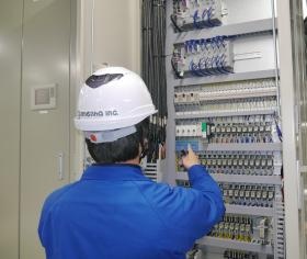 ビルメンテナンス点検風景