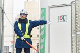 車両誘導業務です。お客様の車両や業者様の車両を案内します！