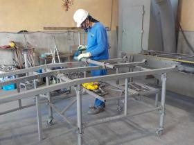 仮設材ペイント作業