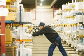 埼玉物流センター ピッキング作業