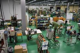 製造現場 冷暖房完備