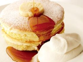 ふわふわ手作りパンケーキ。さかい珈琲自慢の逸品。