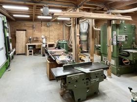 木工機械も充実しています。