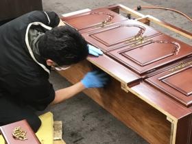 アンティークだけでなく婚礼家具や桐箪笥のリメイクも行います。