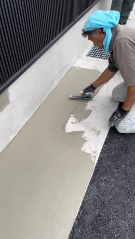 商業施設 外部 床補修状況