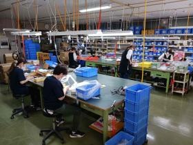 組立課作業風景 ２