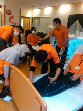 介護技術研修の風景