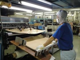 作業イメージ（ラミネート加工）