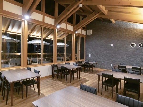 グランピング施設『ブリリアントヴィレッジ日光』に併設するカフェ『bri-cafe』の運営のお仕事です！