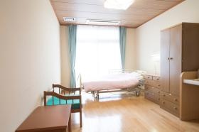 特別養護老人ホームユニット型（個室）別途夫婦部屋あり
