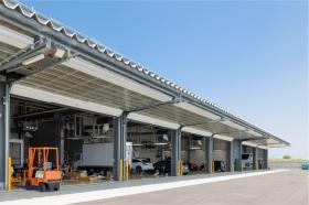 工場内は「冷暖房」完備！排気ガス排出装置も完備！