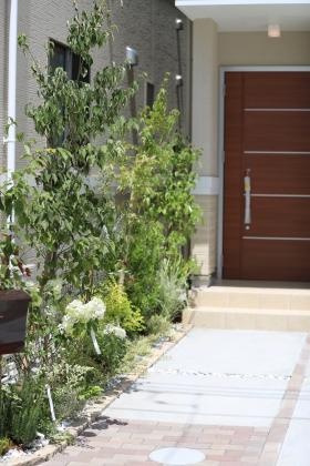 緑が入るだけで印象がガラッと変わります。