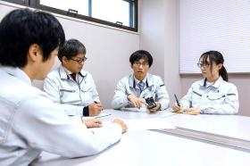 若手社員も自由に意見を言い、活躍できる職場です。