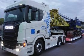 低床トレーラー