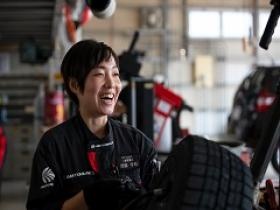 女性ピットも活躍中☆