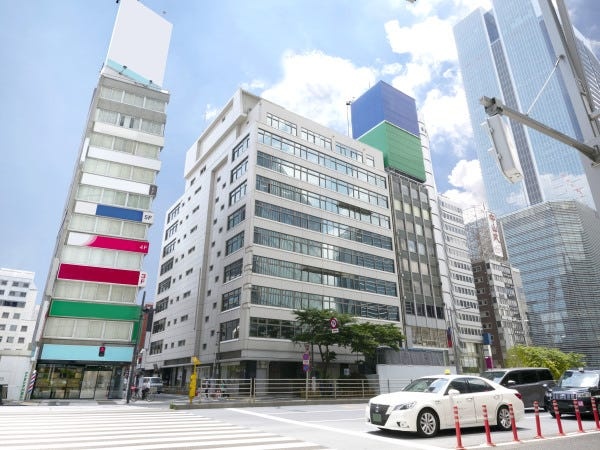 東京駅直結（雨に濡れません！）、日本橋駅からも徒歩5分の勤務しやすいオフィスです。