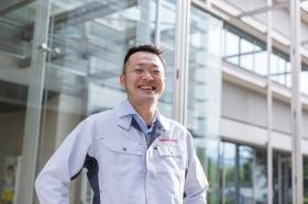 ２～４名のほどのチームで仕事します！