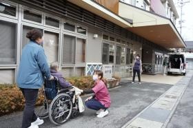 外出などご要望に応じて行っています。