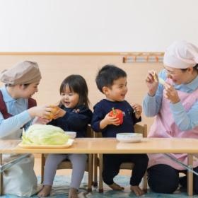 「乳・卵・小麦」を使用しない「おもいっきり給食」の提供