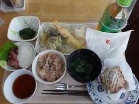 【ケアハウス悠】敬老会スペシャルランチ。心を込めて。