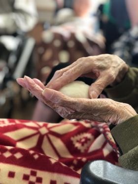 【特別養護老人ホーム千の杜】年末には餅つきを行いました。