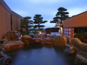 海を望むヴィラ楽園の露天風呂