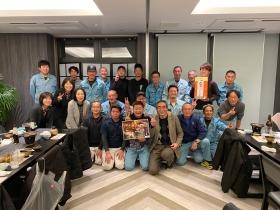 毎年の忘年会は楽しくやってます。