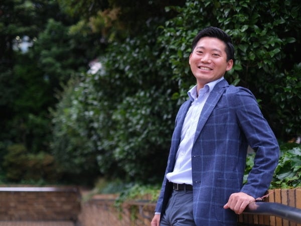 弊社代表はちょっとお茶目☆だからこそ気兼ねなく話せるし、相談もできる！まずは面接でお会いできるのを楽しみにしています！