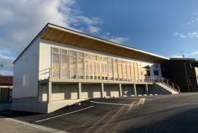 本社社屋は社員同士が集う開放的な空間をイメージしています