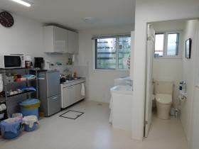 給湯室と女性専用トイレ