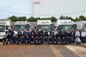 解体事業部全員集合！ 若い社員が増えて活気がみなぎっています