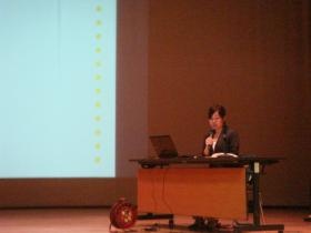 スタッフの事例発表風景