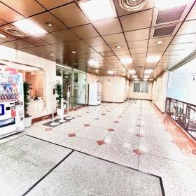 株式会社アップル情報通信サービス（大阪営業所）【ビル内玄関】