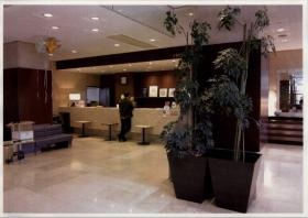 １階フロントカウンター