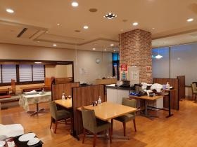 レストラン「アゼリア」