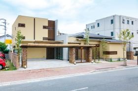 草苑（２４式場４８ホールを展開しております）