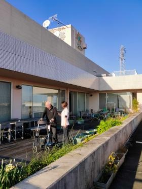 天気が良い日はテラスに出て心も体もリフレッシュ♪