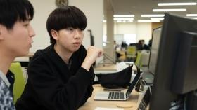 エンジニアの業務風景２