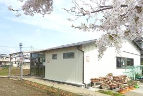 子育て支援センター「ほほえみ」併設しています。